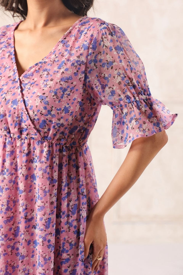Pink floral dress with puff sleeves and V-neck, perfect for Western wear style