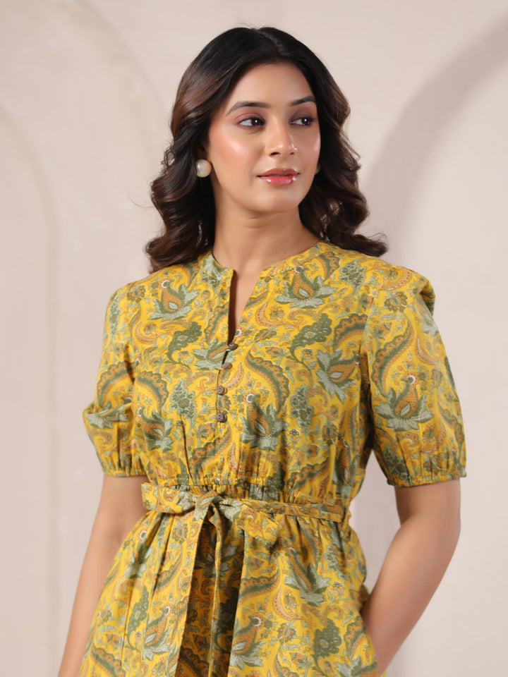 Model Close-Up of Paisley Print and Cotton Fabric - Bohemian Maxi Dress for Women