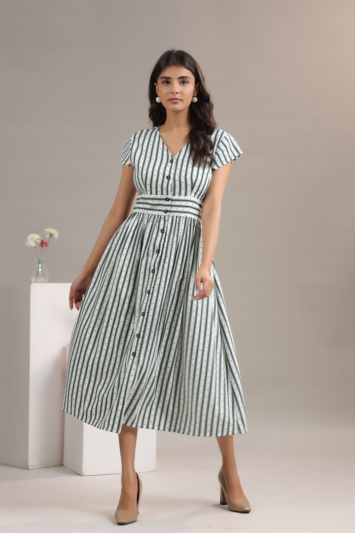 Comfortable striped midi dress for women in casual style