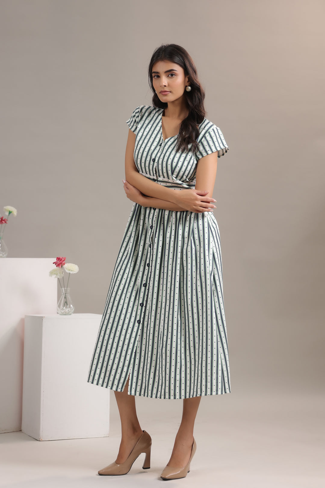 Elegant green striped midi dress for women with short sleeves