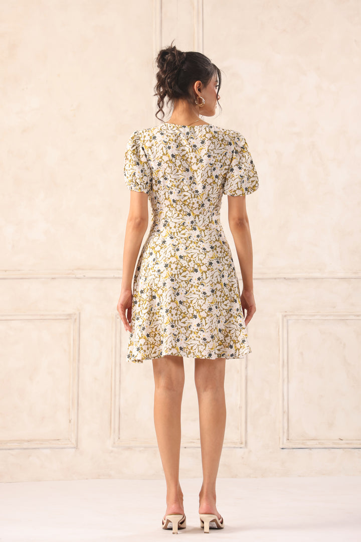 Floral print dress with puff sleeves, chic Western wear for women